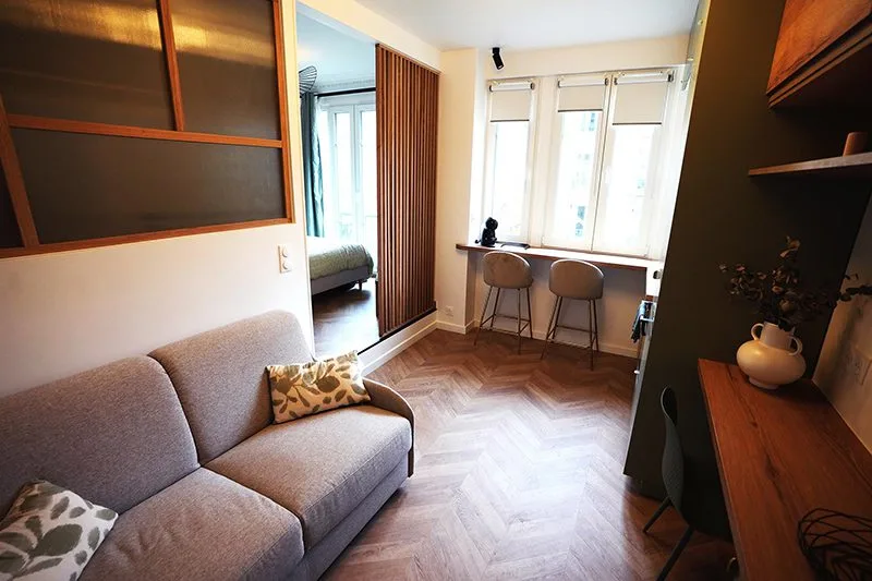 Vue générale du studio rénové à Paris avec nouvelle distribution des pièces